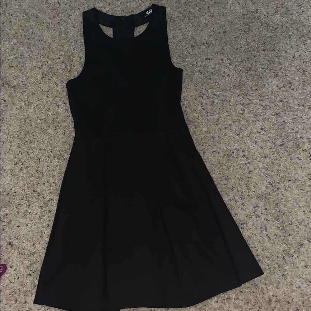 LuLus Black shift skater dress
